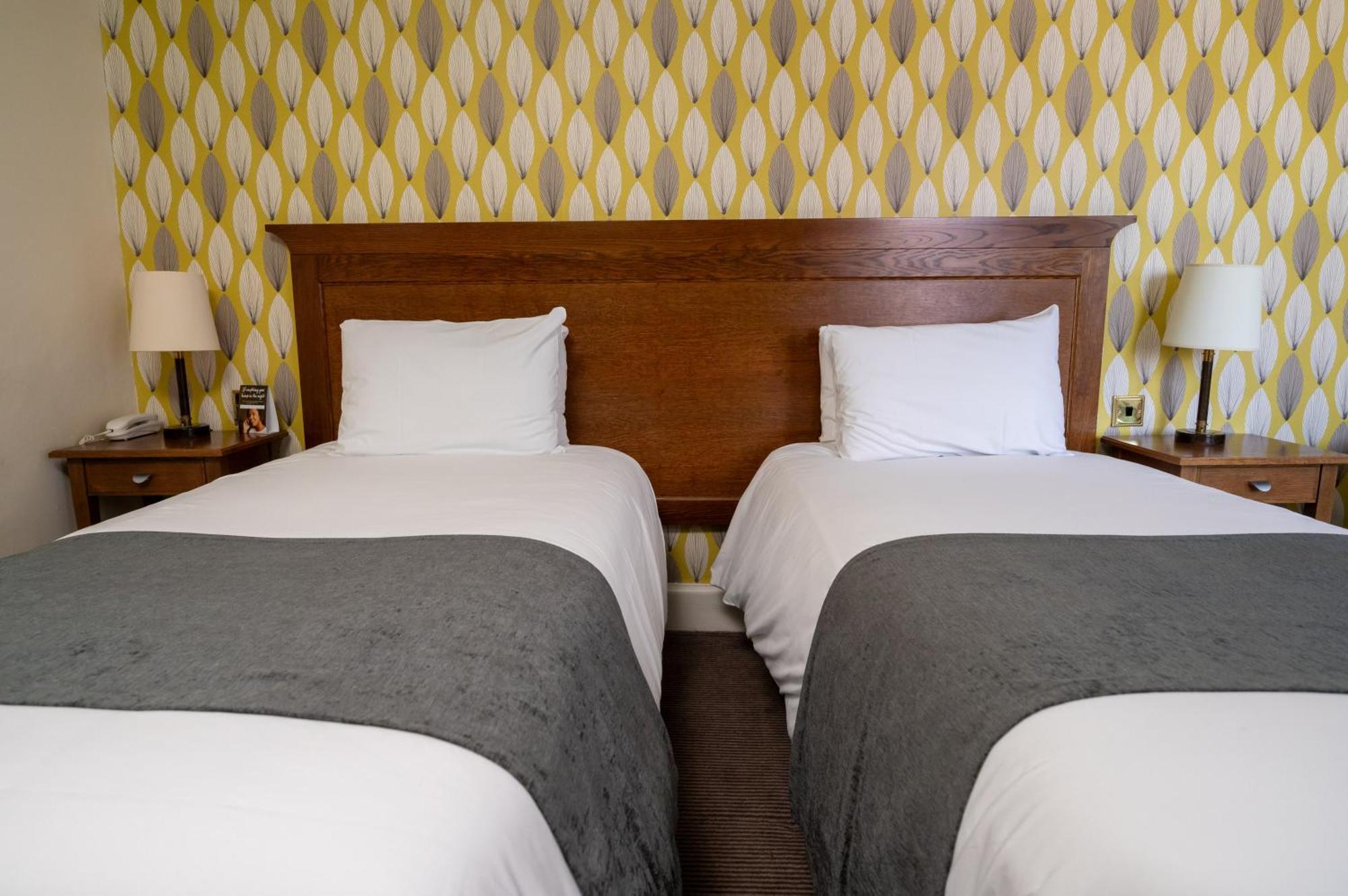 Hotel Antelope By Greene King 3*