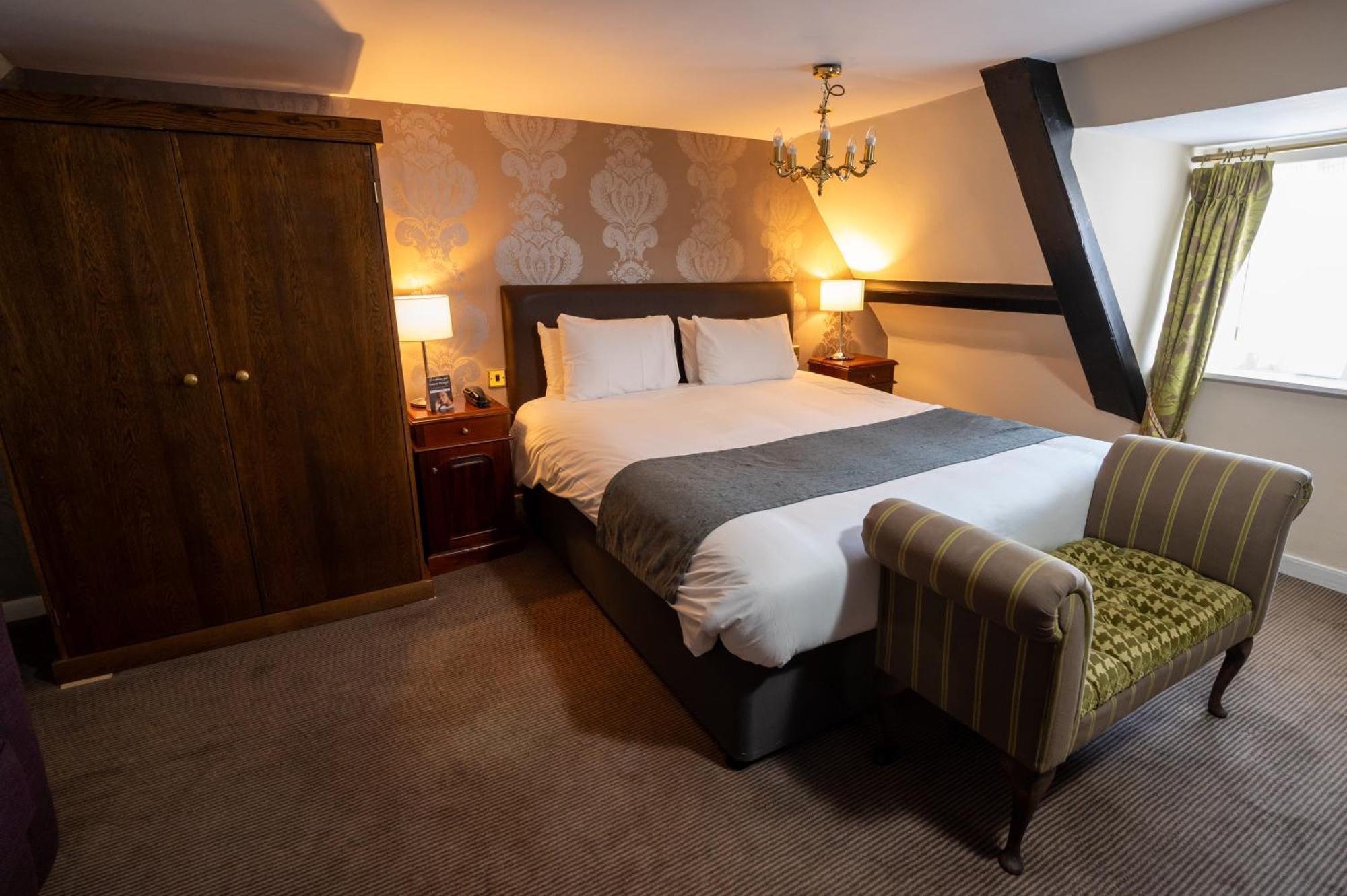Antelope By Greene King Hotel 3*